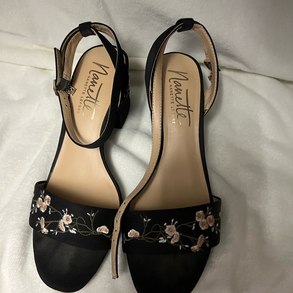 Womens Nanette Lepore Ruby Flower Dress Sandals, Black size 7